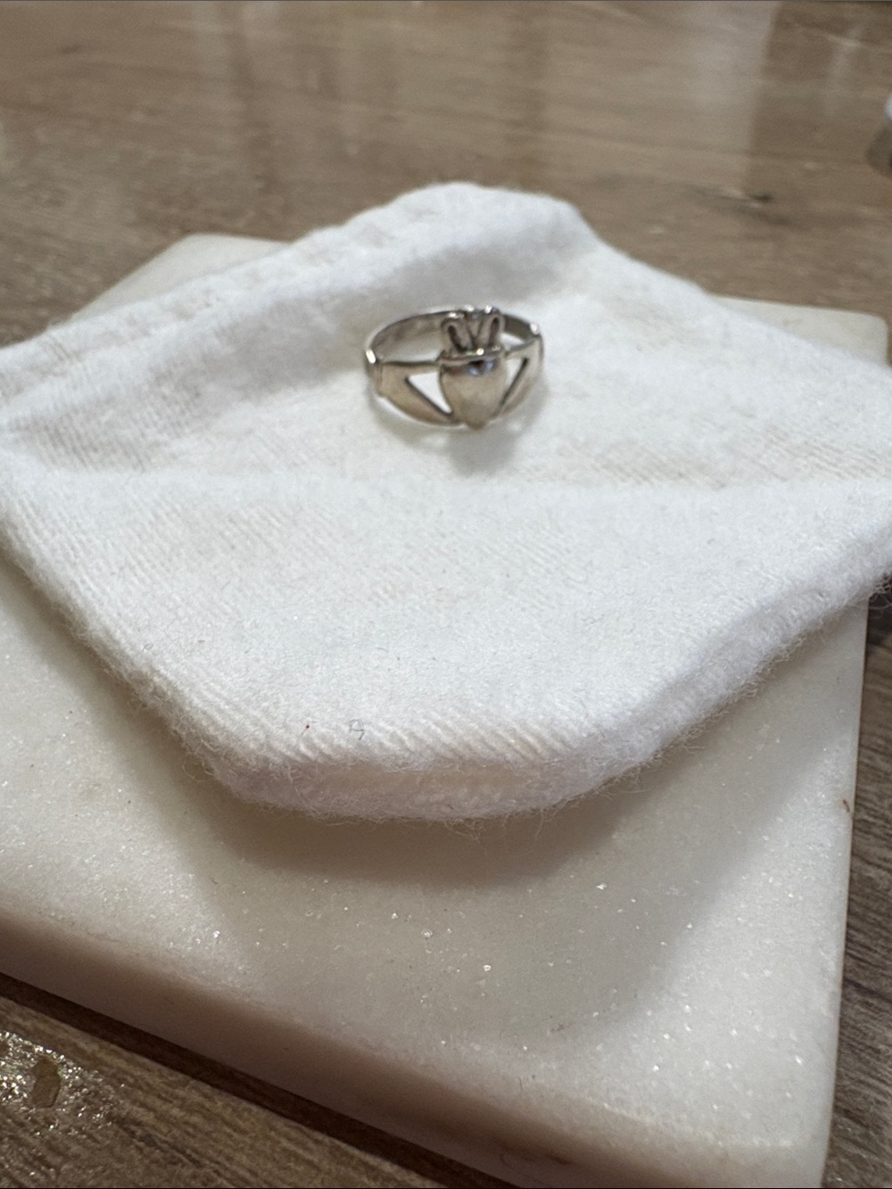 Ladies, Irish Celtic wedding ring. Sterling Silver Claddagh Ring - Silver Tone